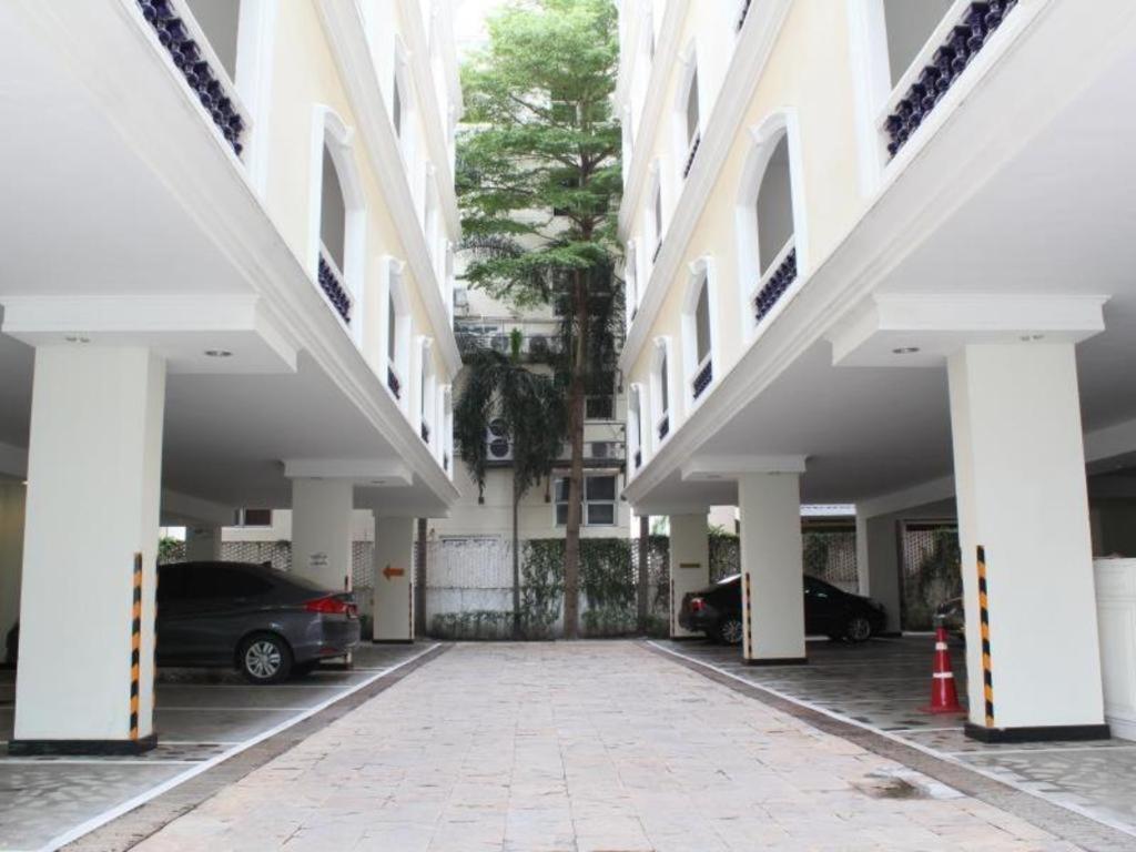 Romance Hotel Srinakarin Bangkok Exterior foto
