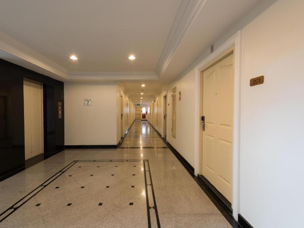 Romance Hotel Srinakarin Bangkok Exterior foto